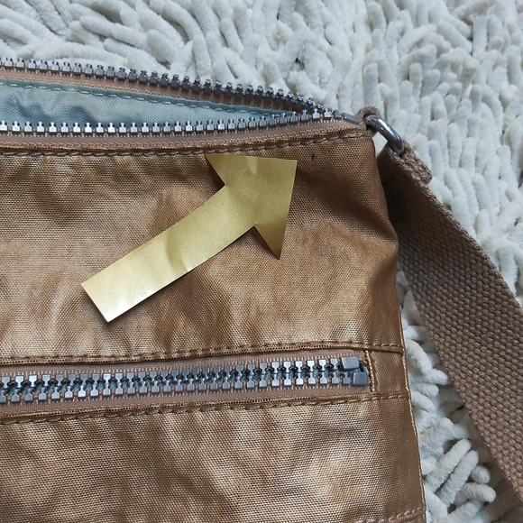 Kipling metallic Alvar cross body bag - Picture 10 of 12